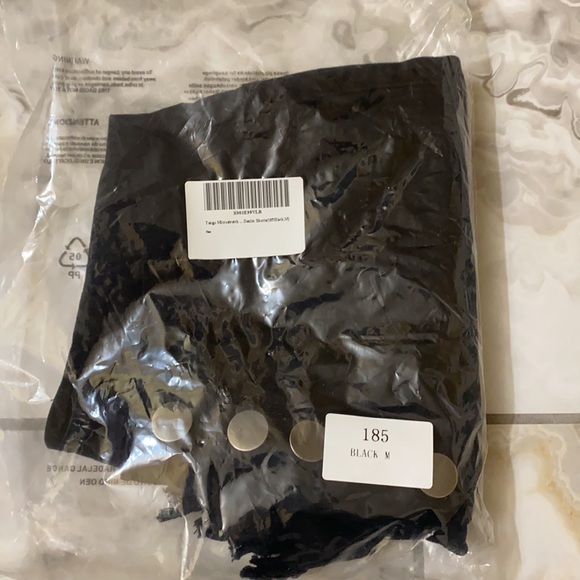 Shorts - Picture 3 of 3